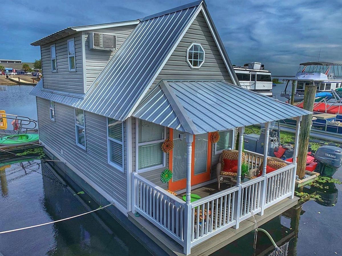 The Famous Houseboat at Monroe Harbour Marina, Historic Downtown Sanford